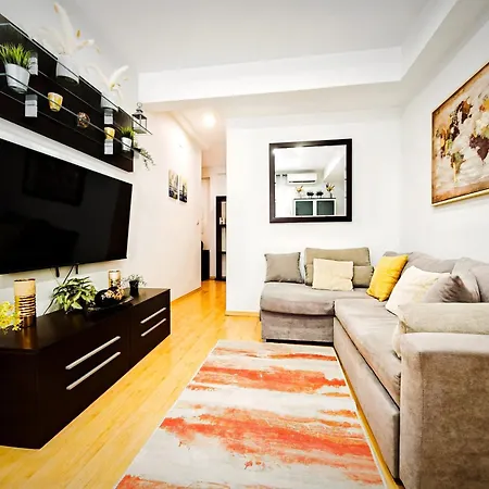 Pasaje De Azahares Sevilla